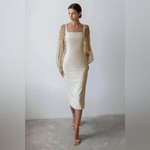 Lichi - Ivory Embroidered Floral Sleeve Midi Dress in Size M